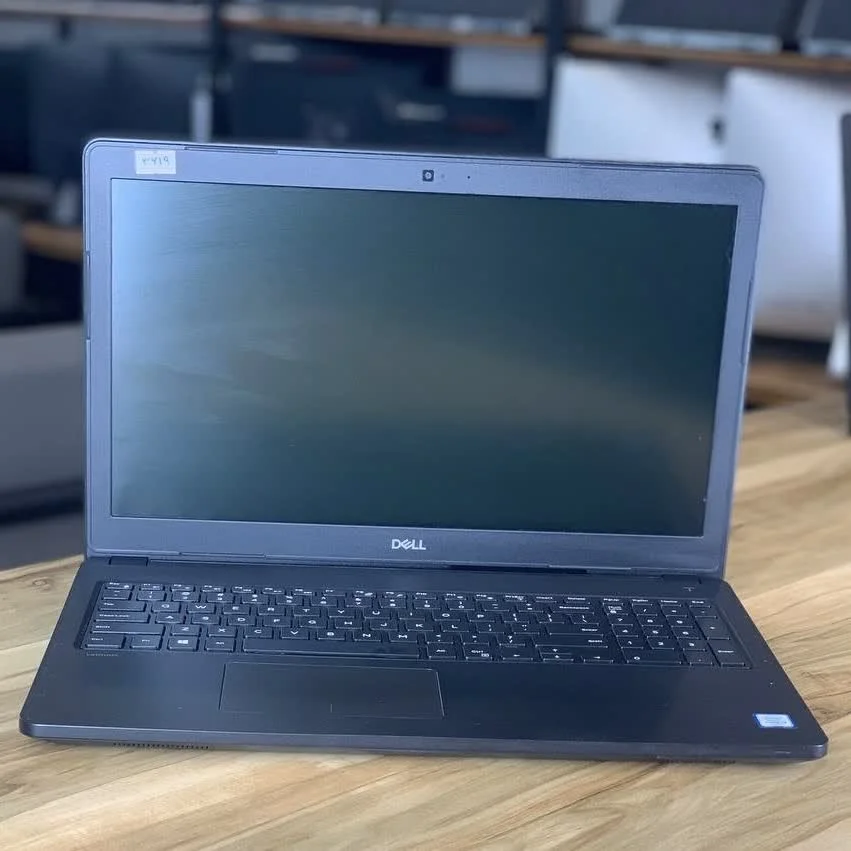 لپ تاپ استوک DELL LATITUDE 3580/i3 6006u/8G/256G SSD/HD