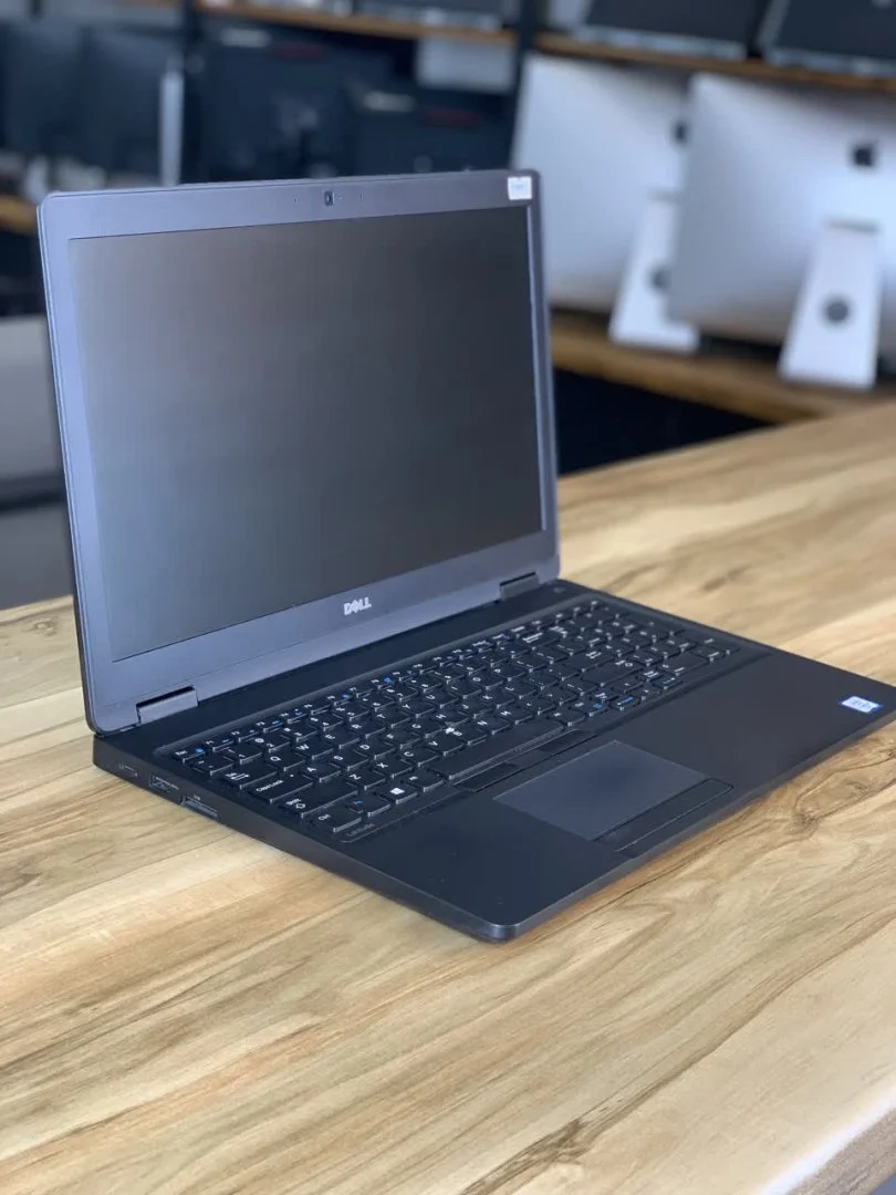 لپ تاپ استوک Dell Latitude 5580 i5‑6300U 8GB SSD 256GB